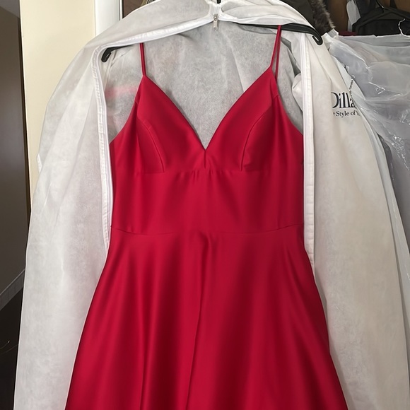 Beautiful Red Dress - Picture 5 of 7